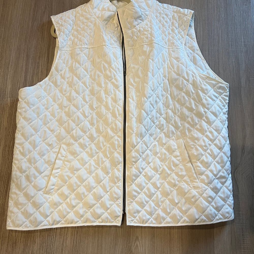 Onque Woman Quilted White Vest
